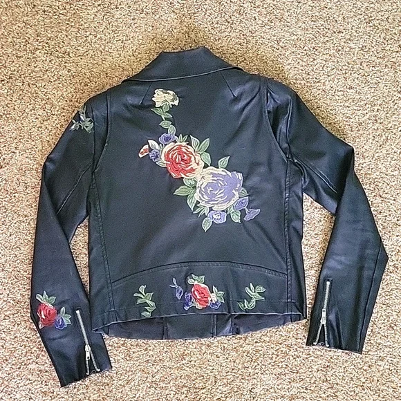 MockLeather biker Jacket with floral embroidery. - Picture 4 of 9